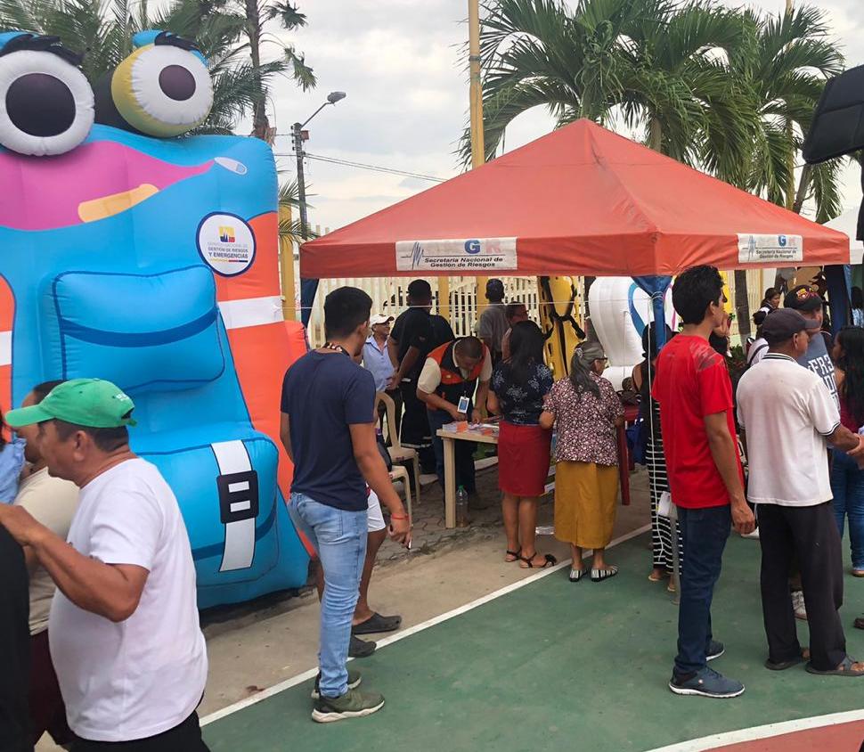 Riesgos capacita brigadas en Lomas de Sargentillo sobre emergencias
