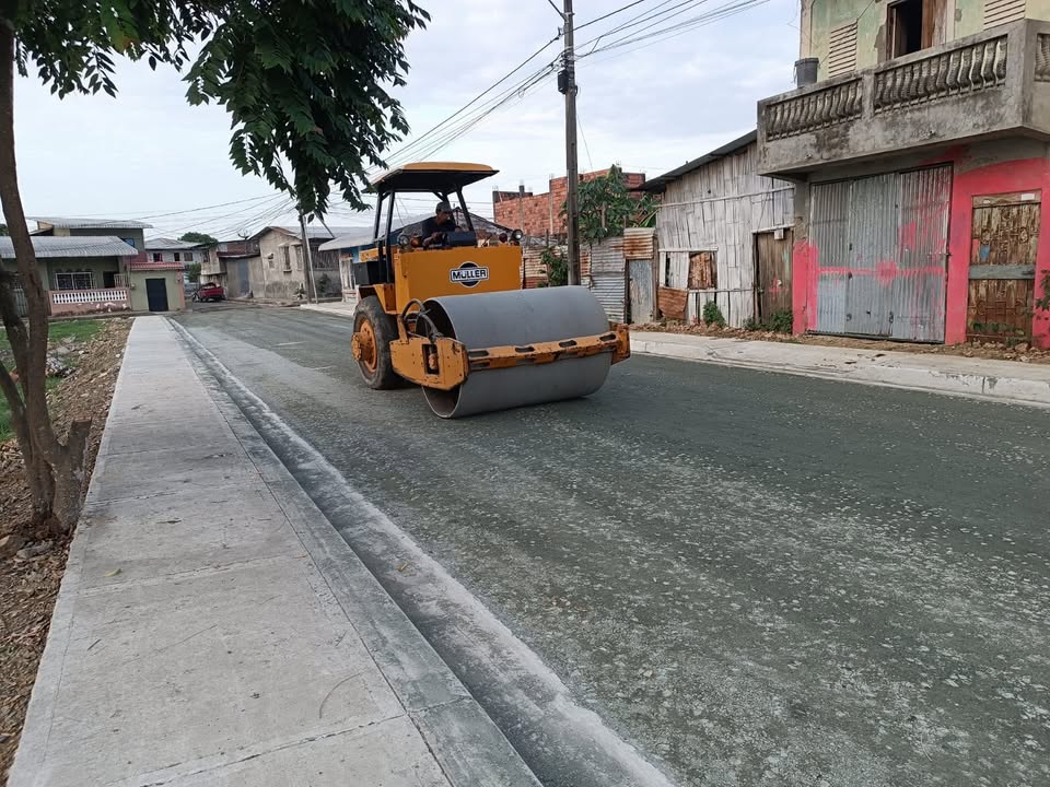 Avanzan obras de mejoramiento vial en Los Naranjos, Palestina