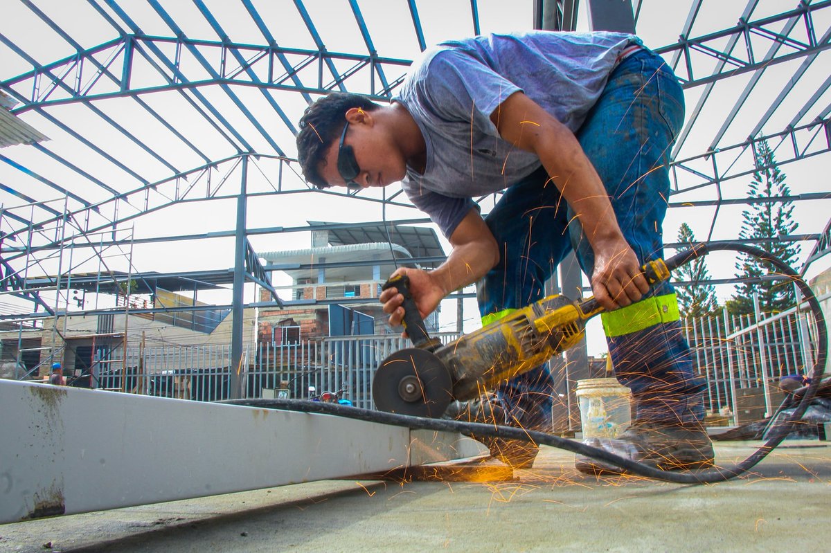 Avanza construcción del Paseo Comercial Vicente Piedrahita en Daule