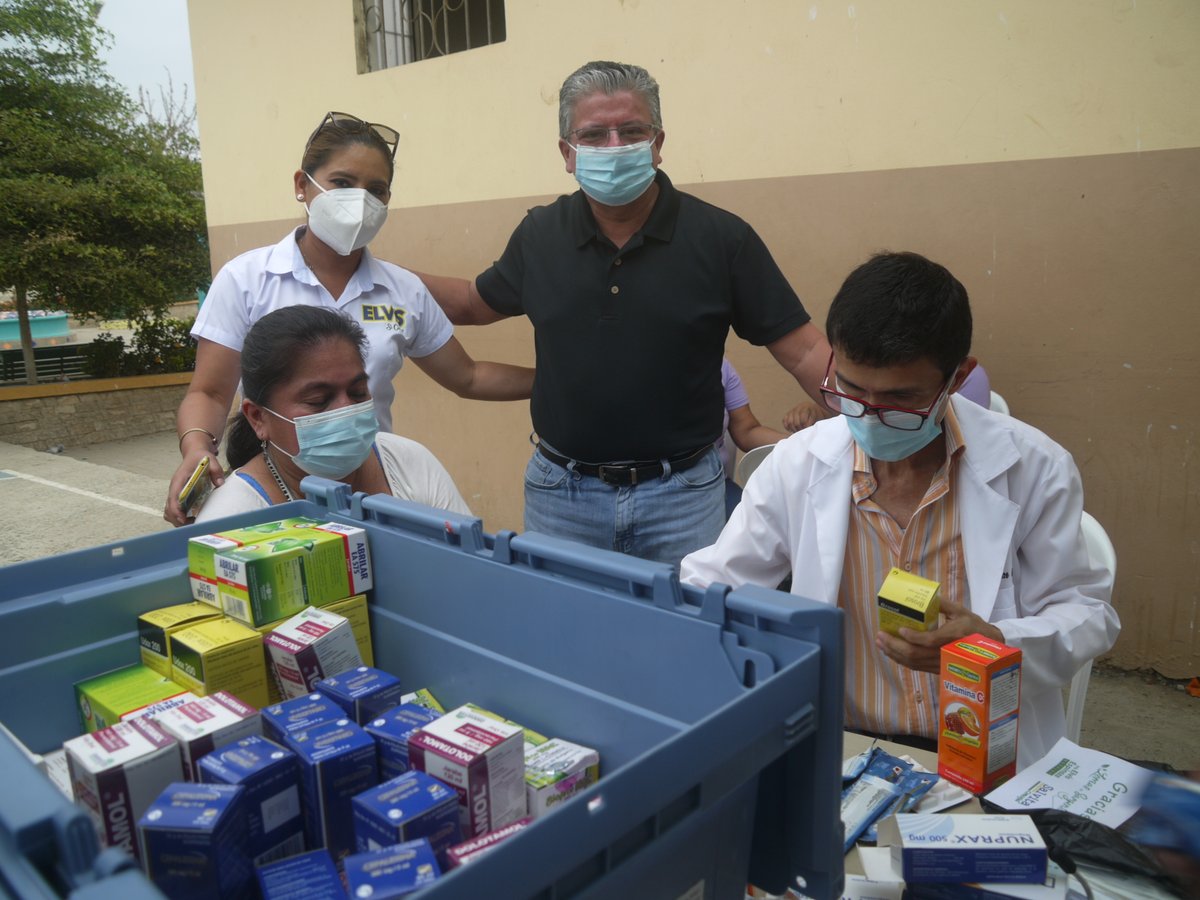 Brigada médica gratuita atiende a vecinos en Monserrate, Lomas de Sargentillo