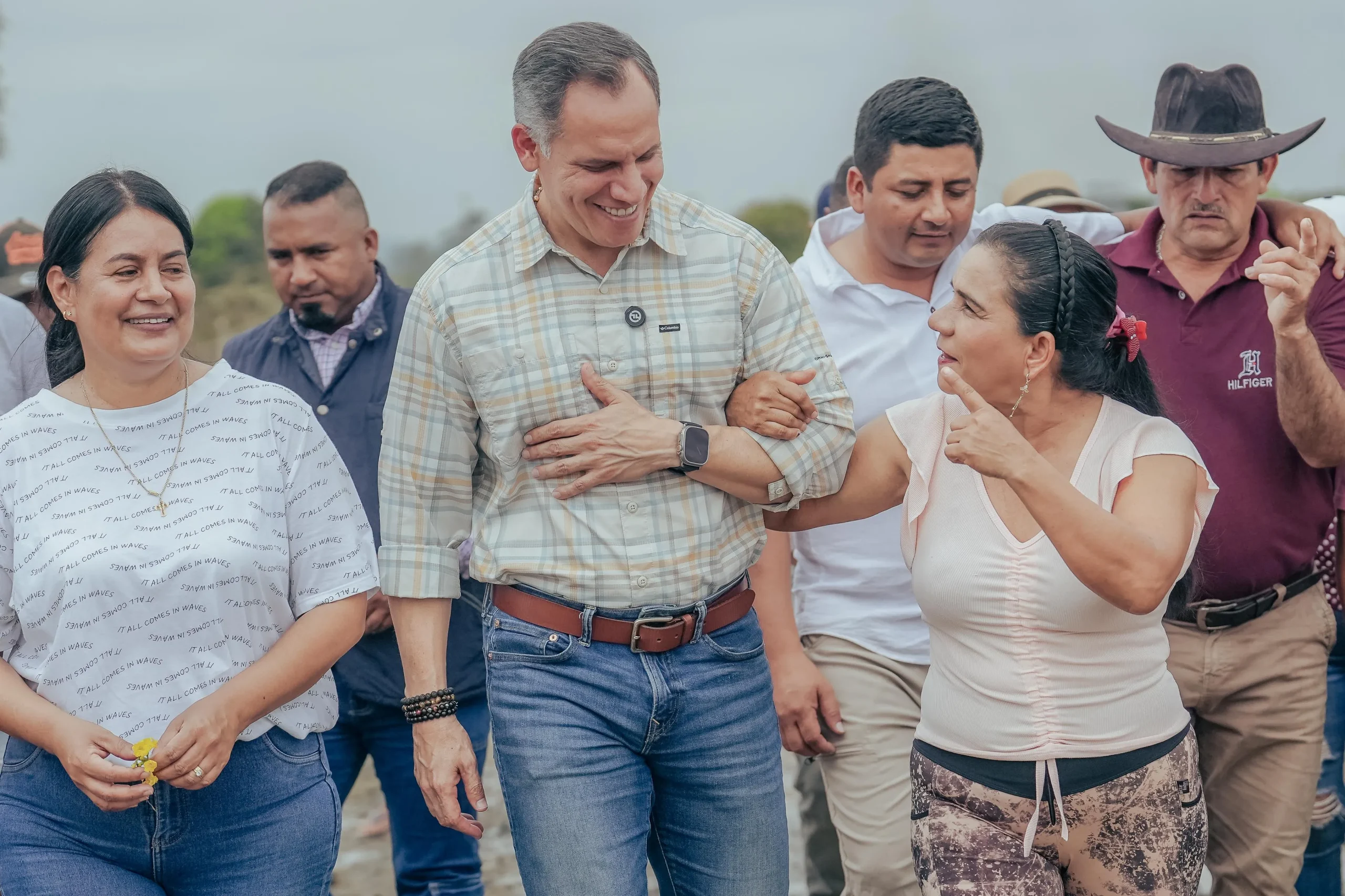 Mejoran 28 km de vía en Colimes para sacar cosecha de arroz y cacao