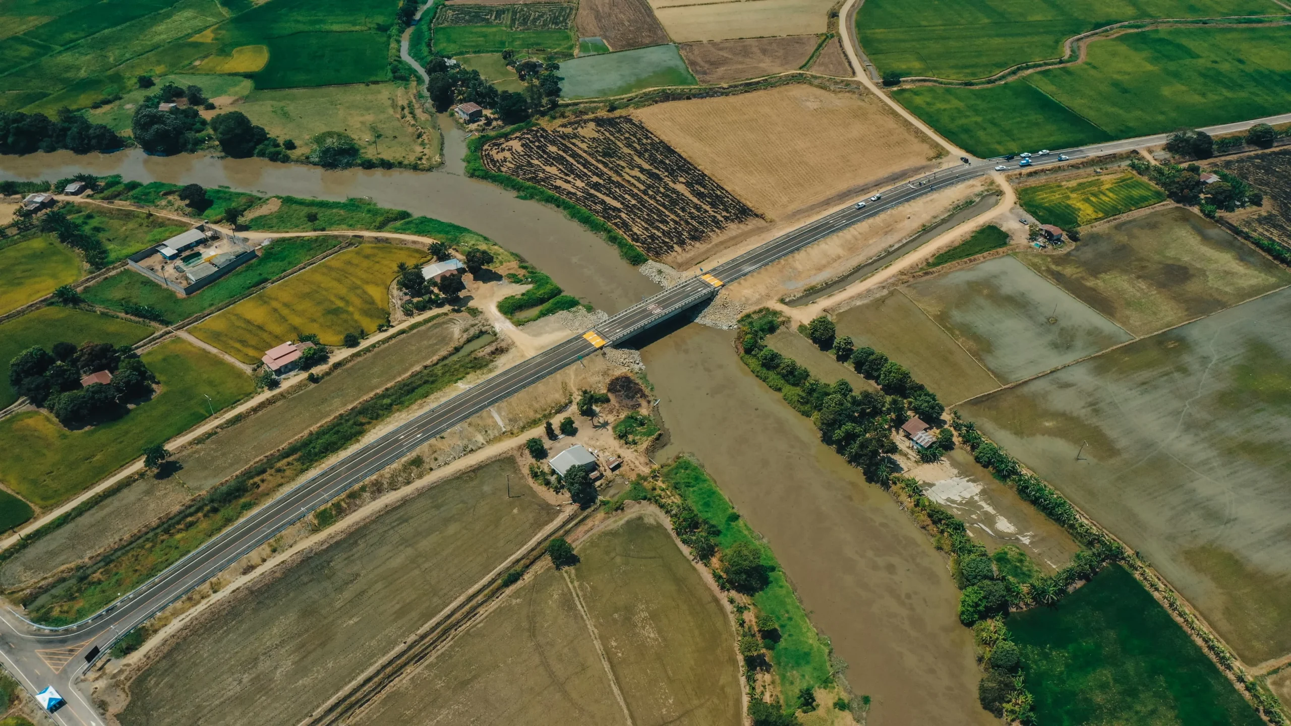 Inauguraron puente sobre río Los Tintos para conectar a Santa Lucía con Daule y Salitre