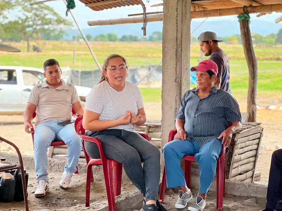 GAD Los Lojas entrega biofertilizantes y capacita a agricultores en Junquillal