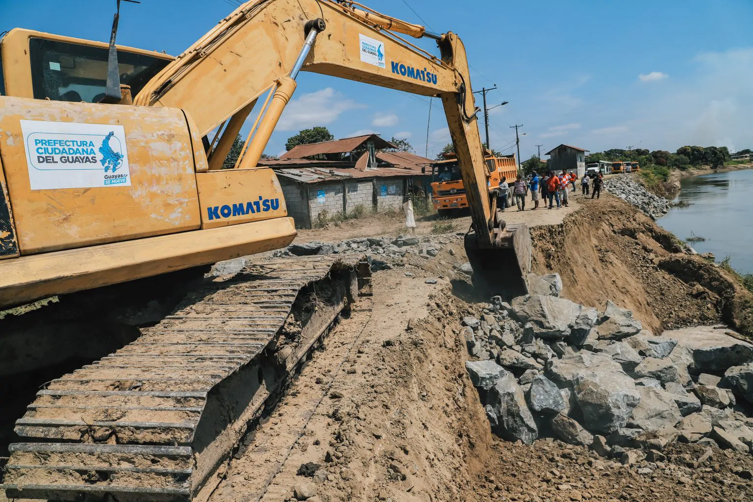 Prefectura del Guayas refuerza muro en Santa Lucía tras colapso en Bermejo de Abajo