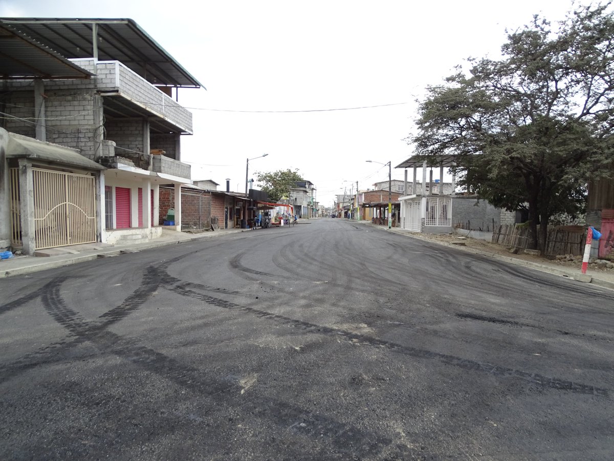Asfaltado Av. Río Amazonas en Lomas de Sargentillo mejora tránsito vial