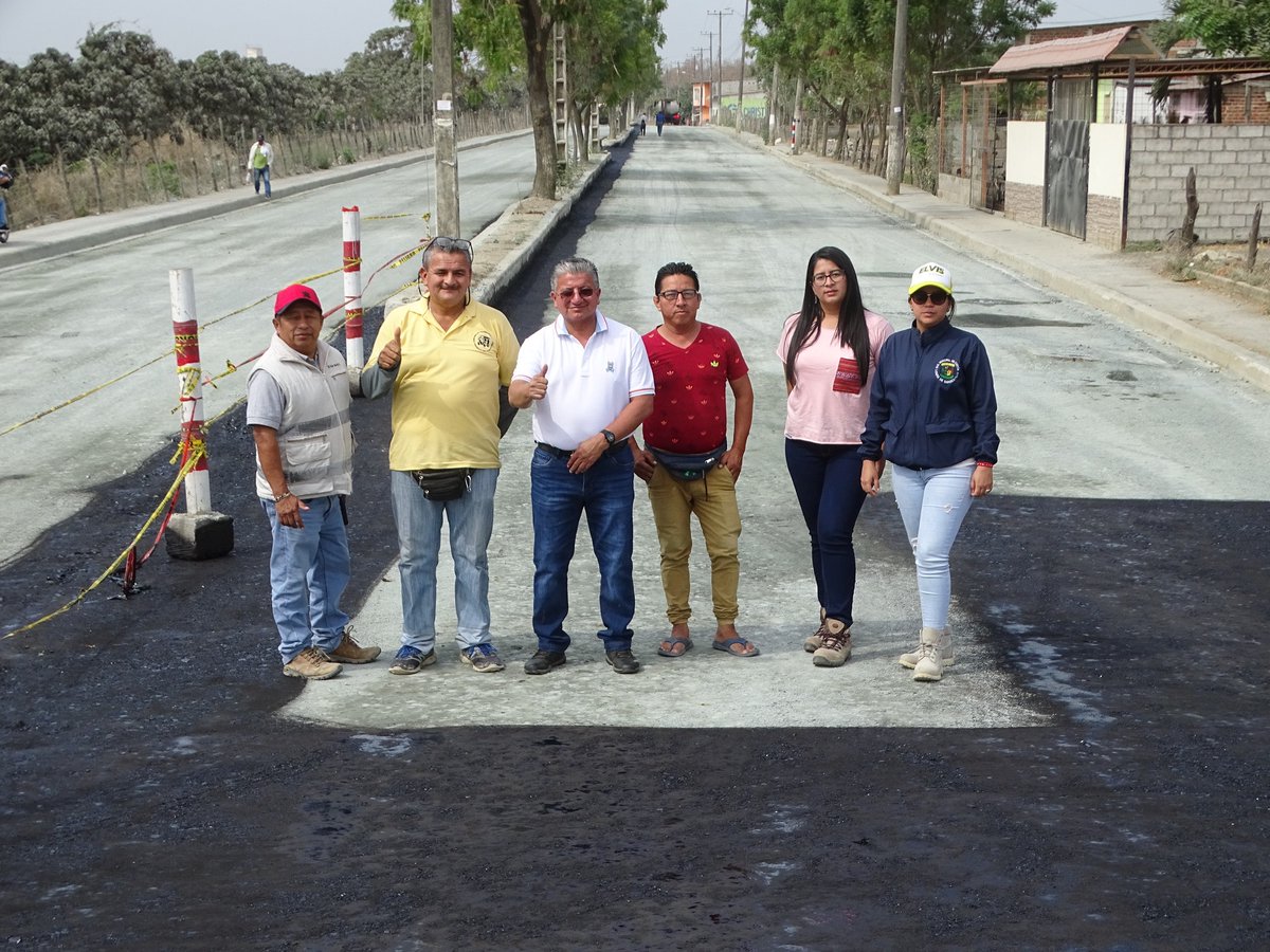 Inician obras de pavimentación en la vía a San Lorenzo, Lomas de Sargentillo
