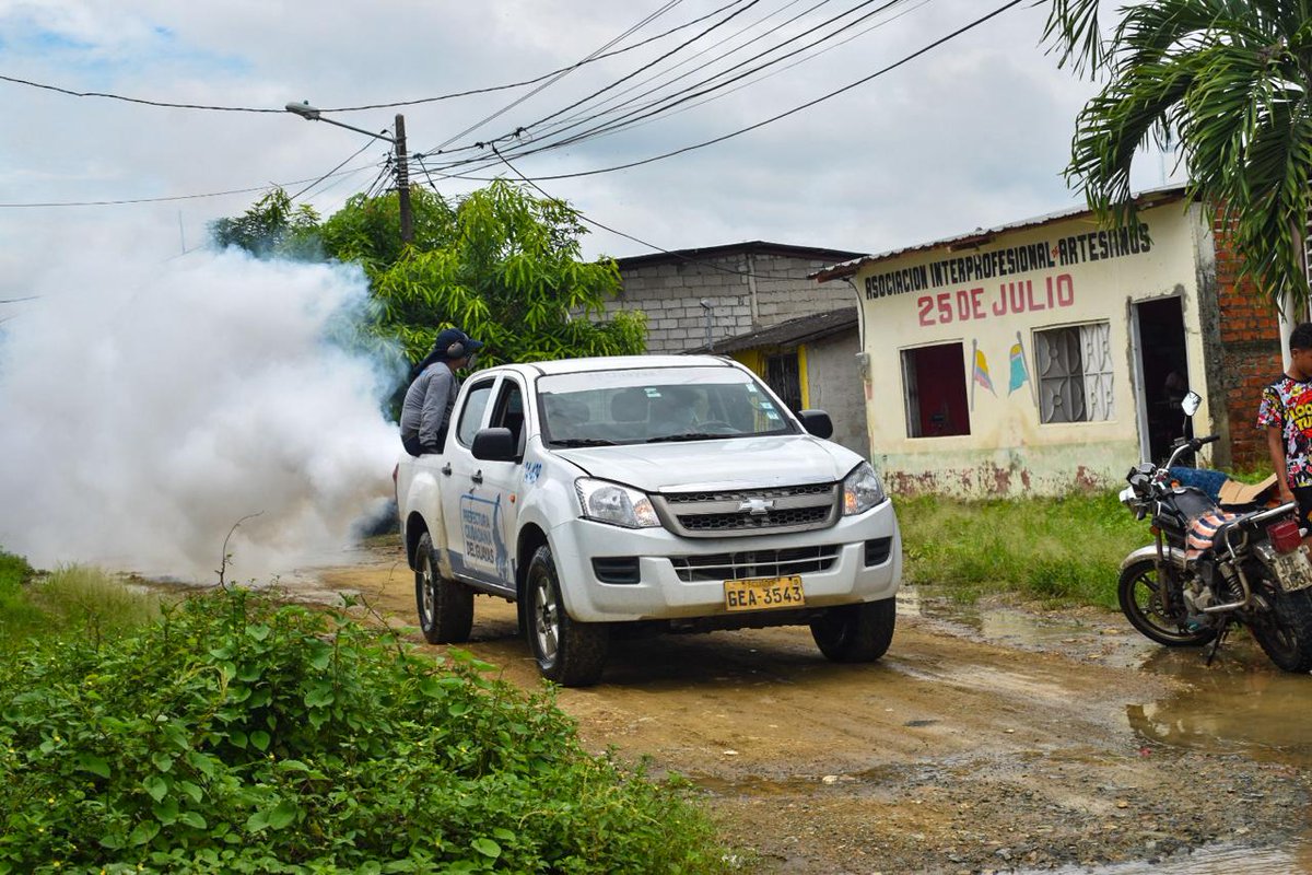 Fumigación intensiva contra el dengue inicia en Eloy Alfaro