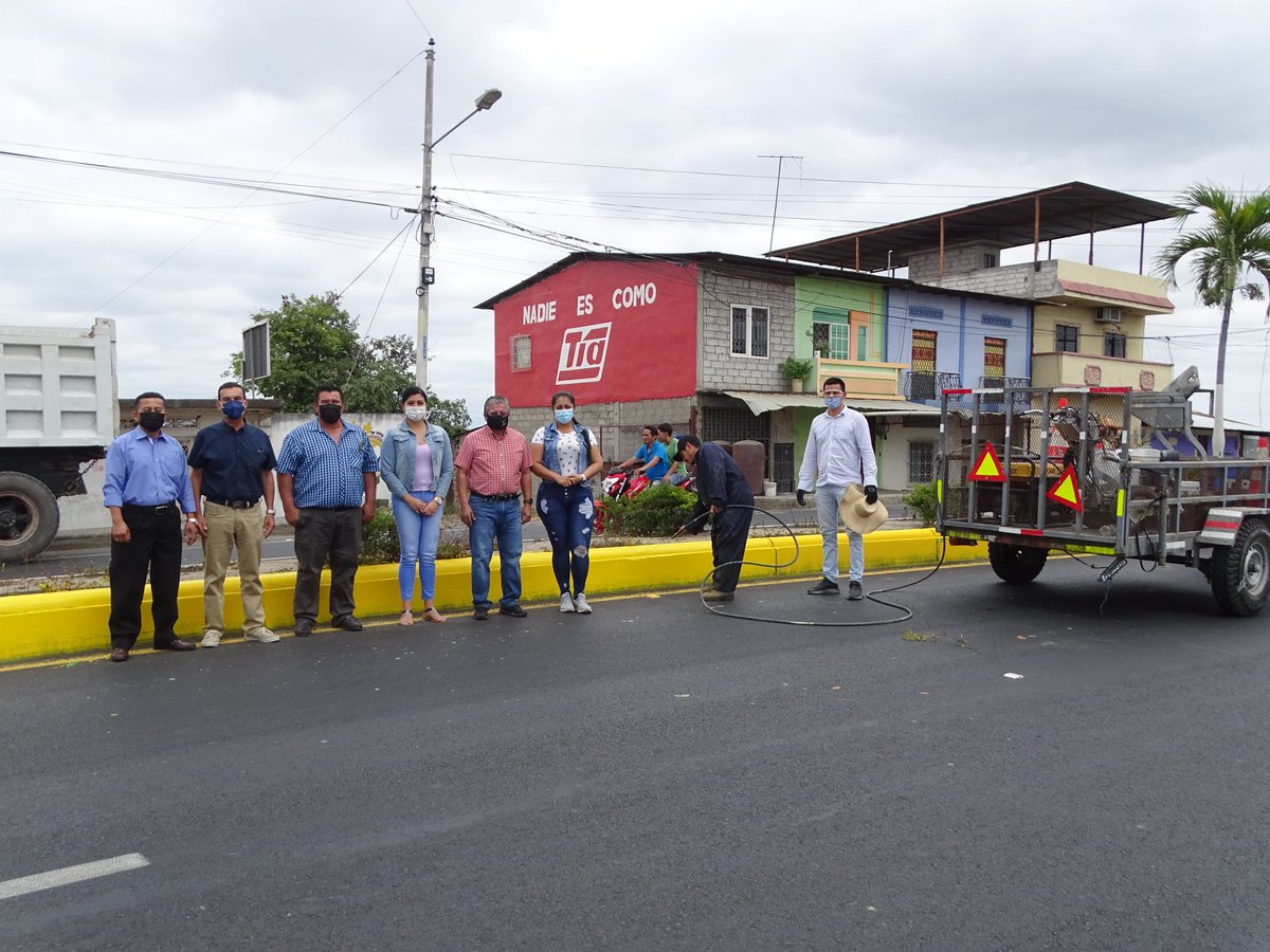 Señalización del parterre central en Av. El Telégrafo avanza en Lomas de Sargentillo