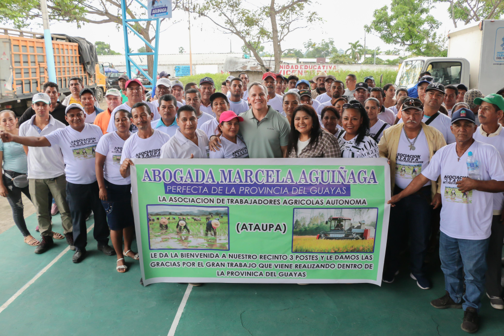 Prefectura del Guayas entrega 711 kits de fertilizantes a pequeños arroceros de Jujan