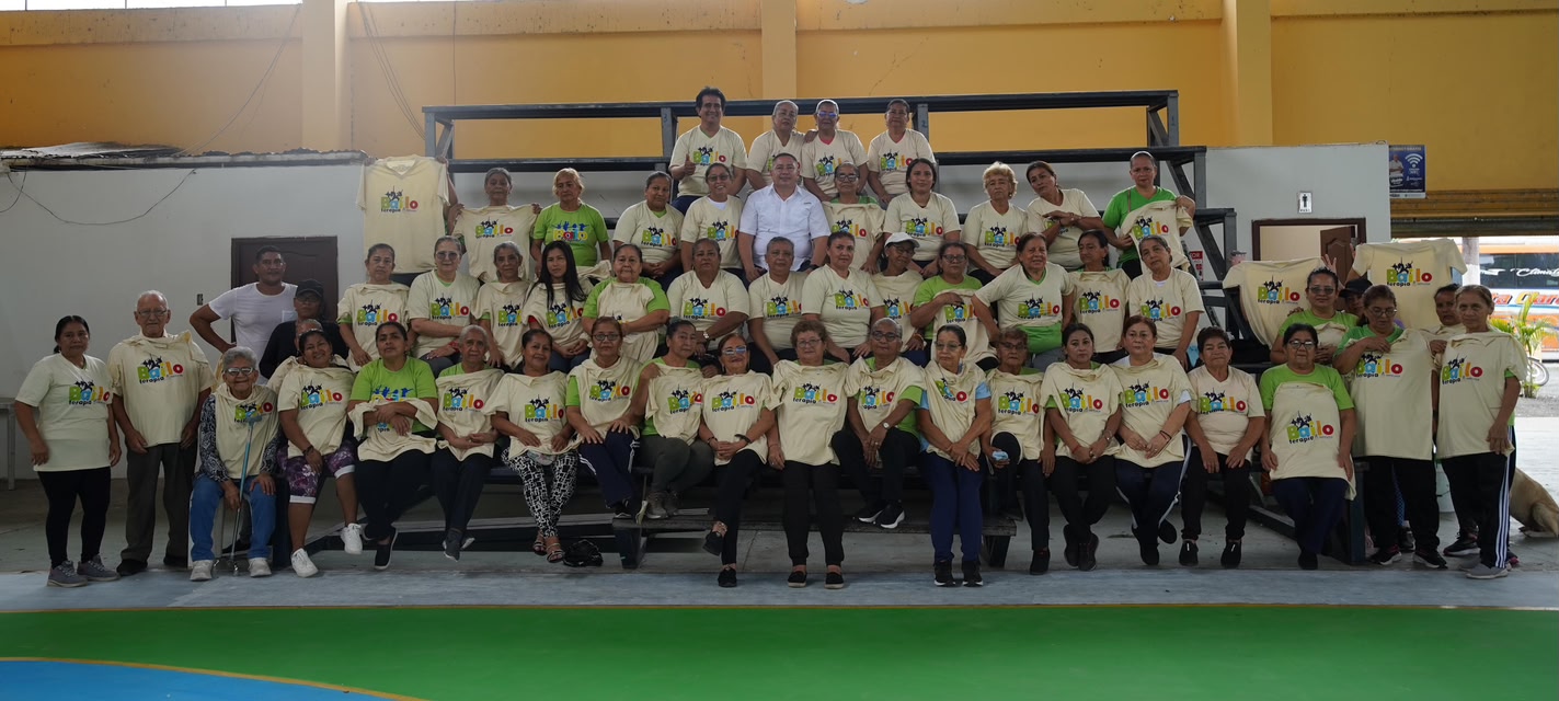 Alcaldía de Santa Lucía fortalece el bienestar comunitario con entrega de equipamiento al grupo de Bailoterapia